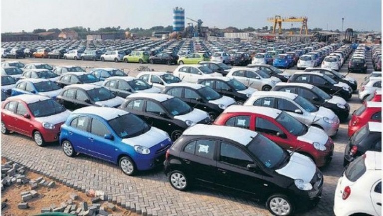 Importations des véhicules: très forte baisse en valeur et en volumes